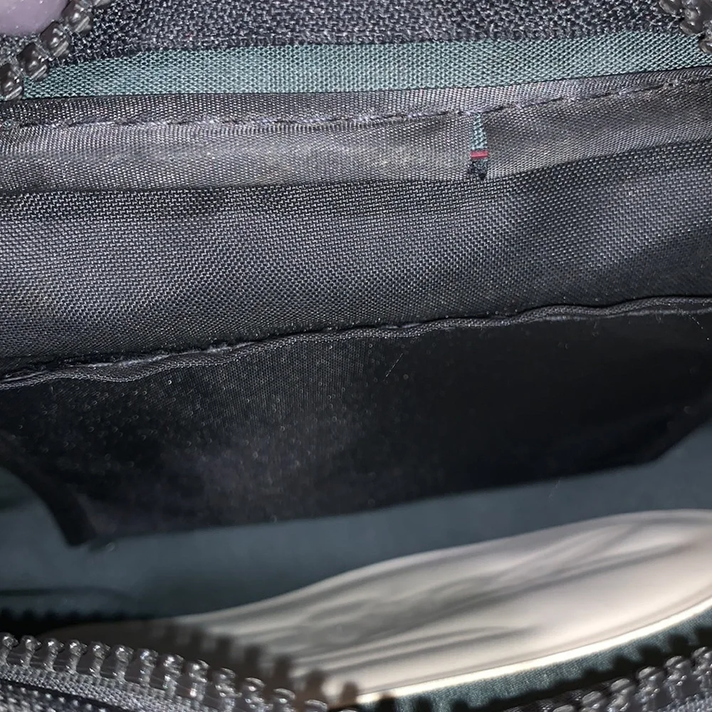 Chemise Lacoste Toiletry Bag - Picture 6 of 8